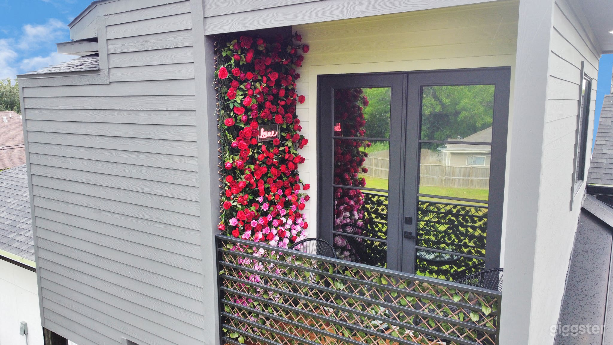 Modern home with beautiful design! Photo 3