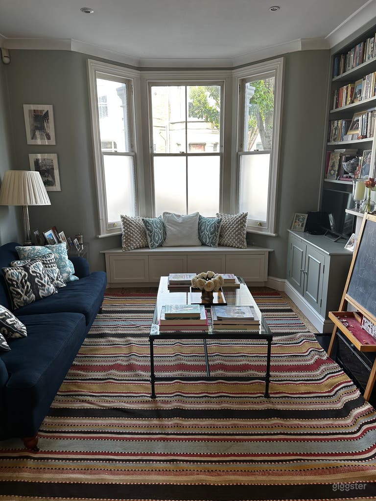  Chic three bedroom terraced house in Shepherds 