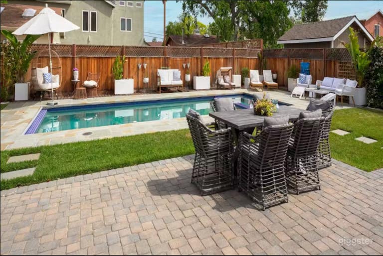  Inviting Outdoor Pool 