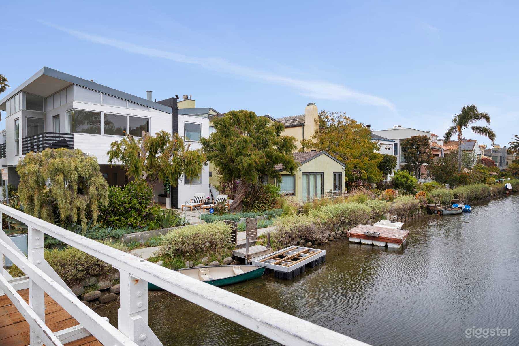 *NEW* Venice Canal Modern Waterfront House Photo 3