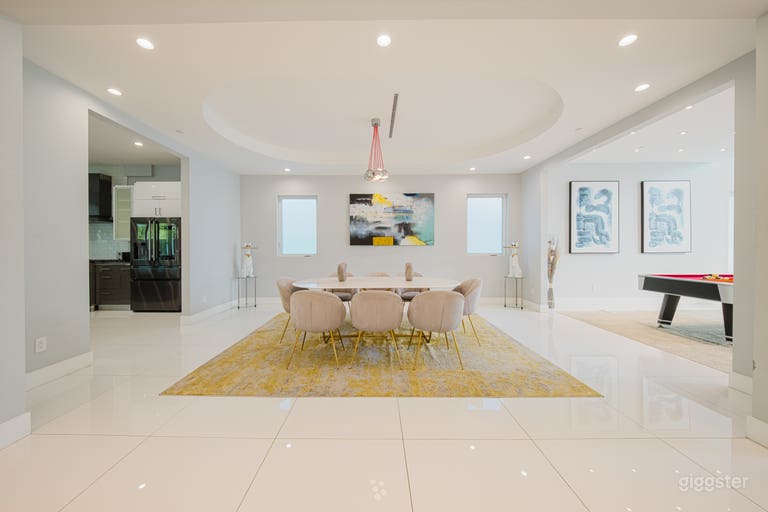  OPULENTE VISION: MODERNES ANWESEN FÜR FILM & EVENTS 