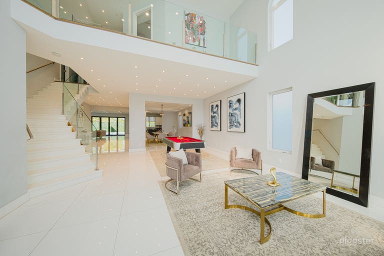  OPULENTE VISION: MODERNES ANWESEN FÜR FILM & EVENTS 