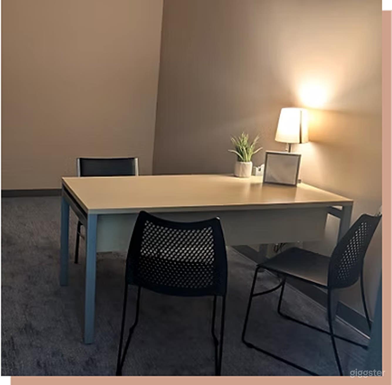 Cozy 130 Sq Ft Office Photo 4