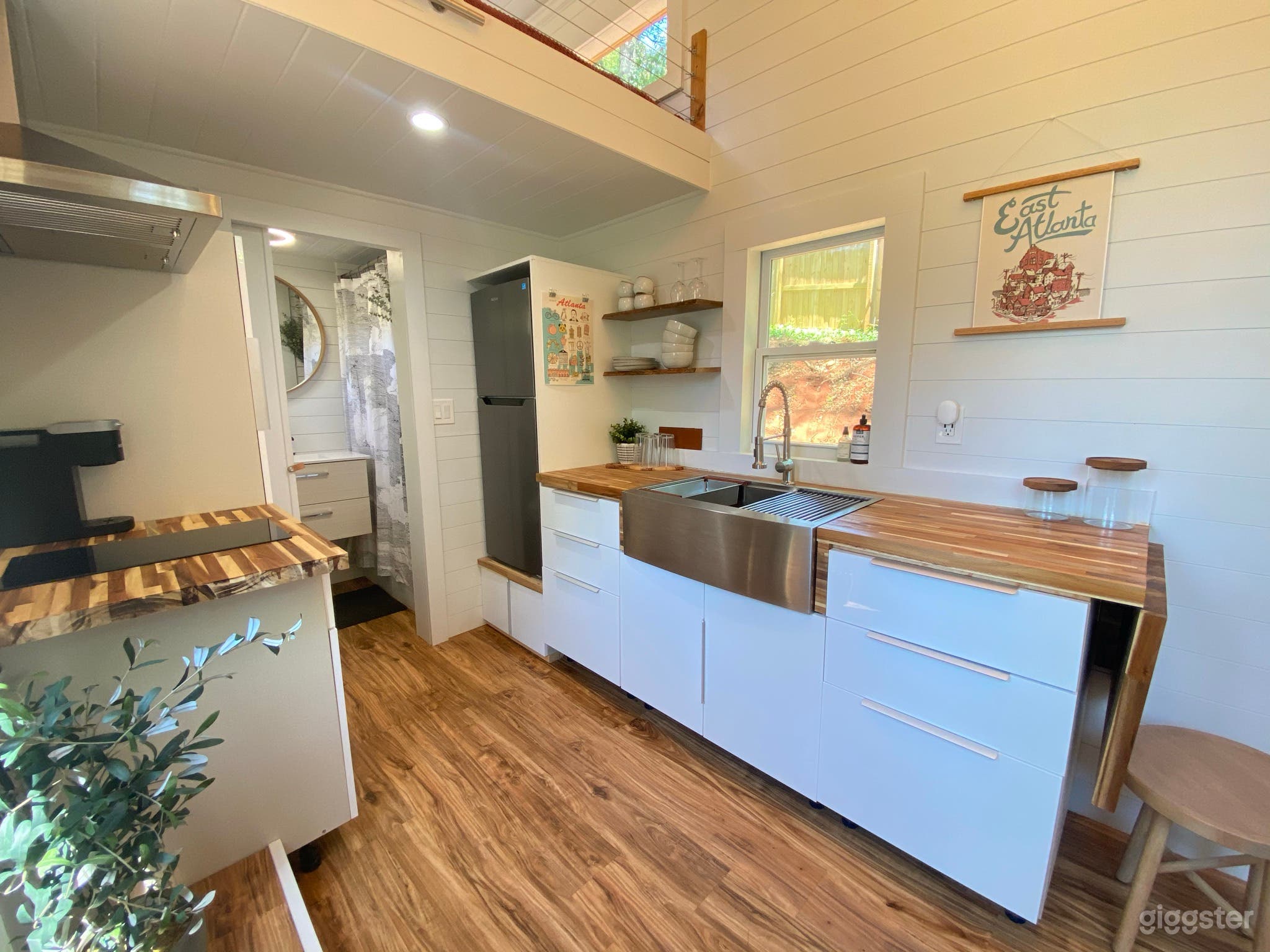 Luxe Tiny House with Outdoor Movie Theater  Photo 2