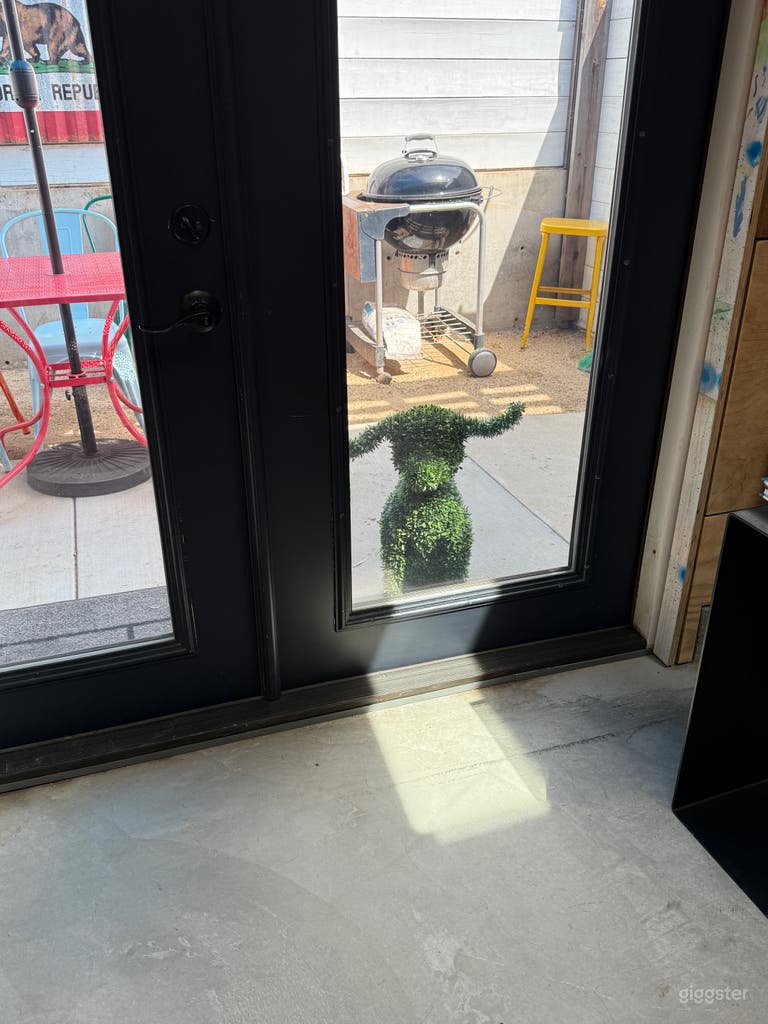  Cooking Demo or food show, artists bungalow with light 