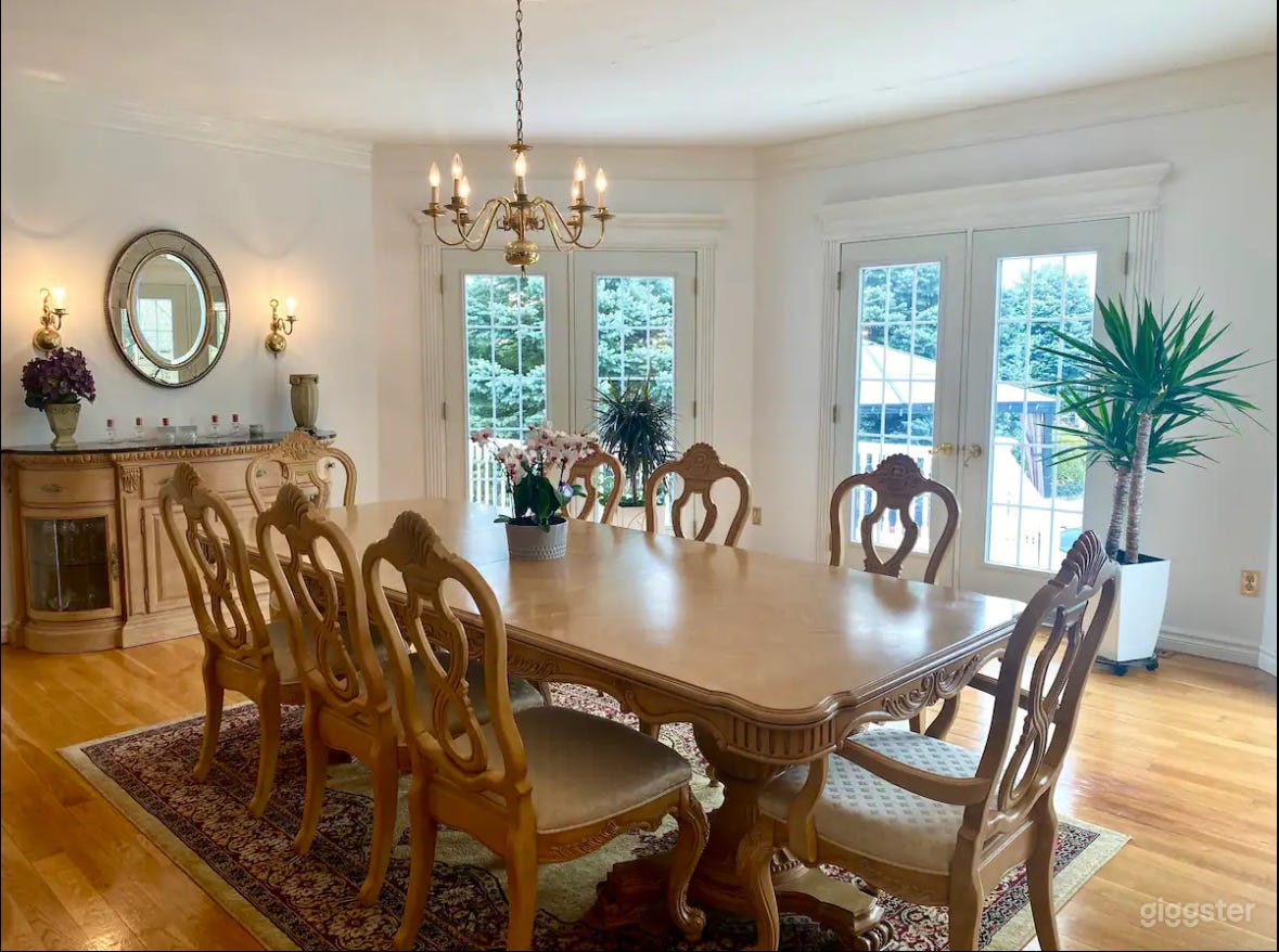 The White Mansion Photo 3