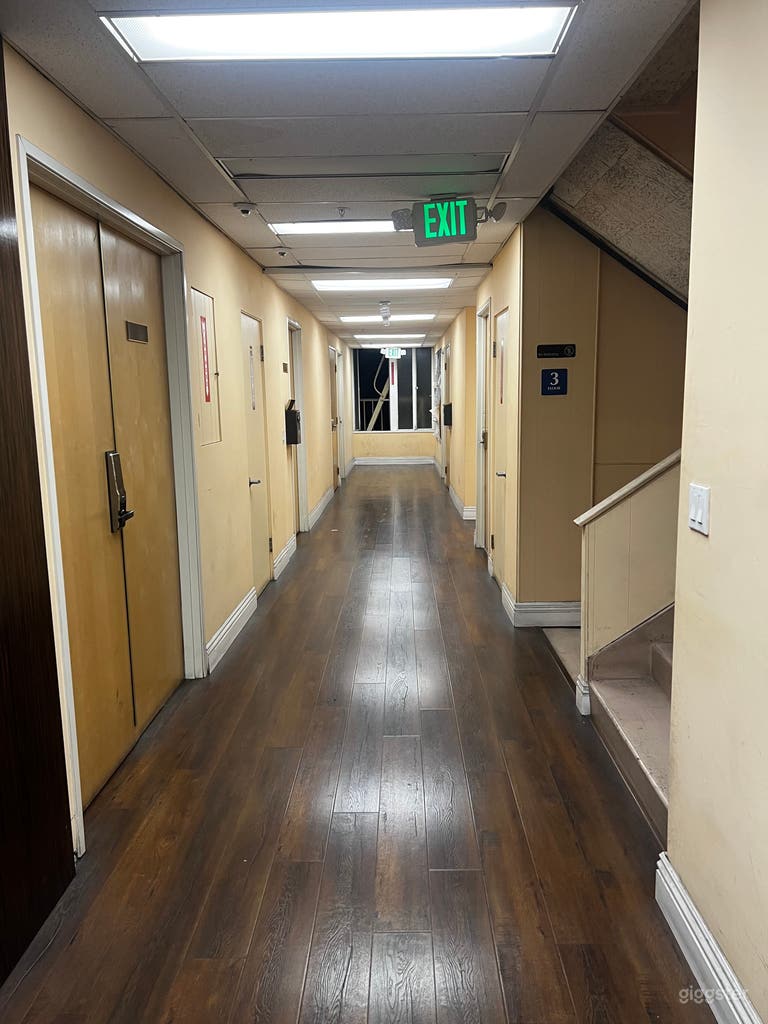  Modern Versatile Office Building w/ Vintage Decor 