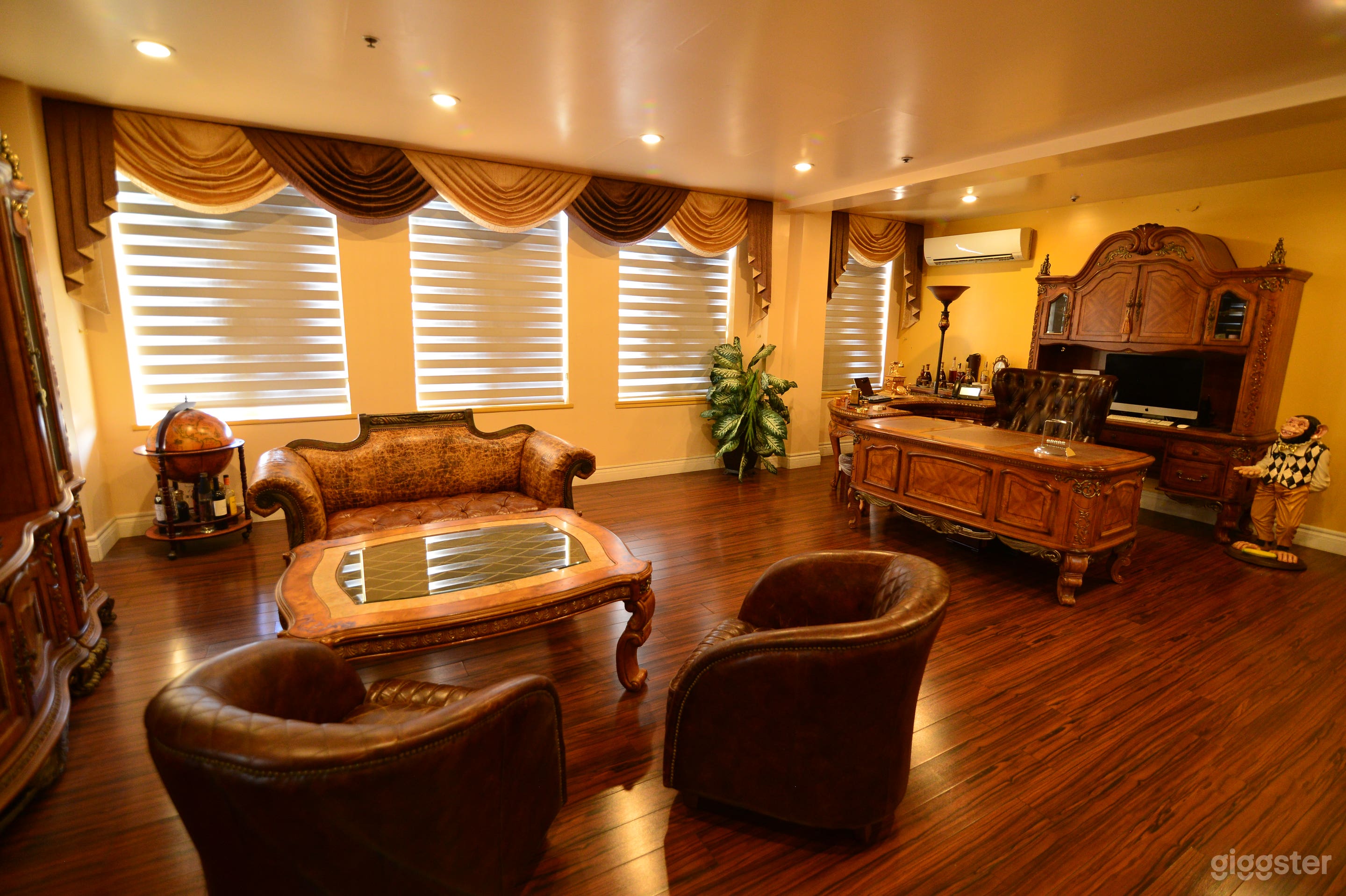 Modern Versatile Office Building w/ Vintage Decor Photo 3