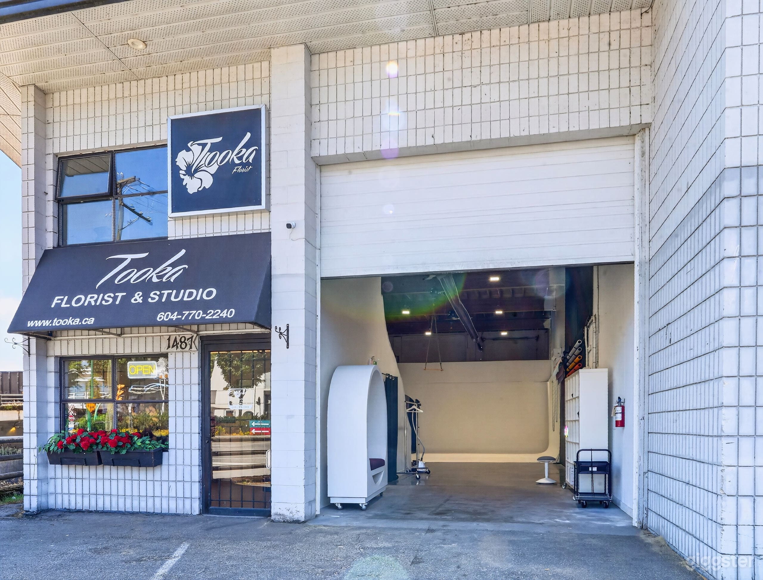 Spacious High Ceilings North Vancouver Photo Studio Photo 2