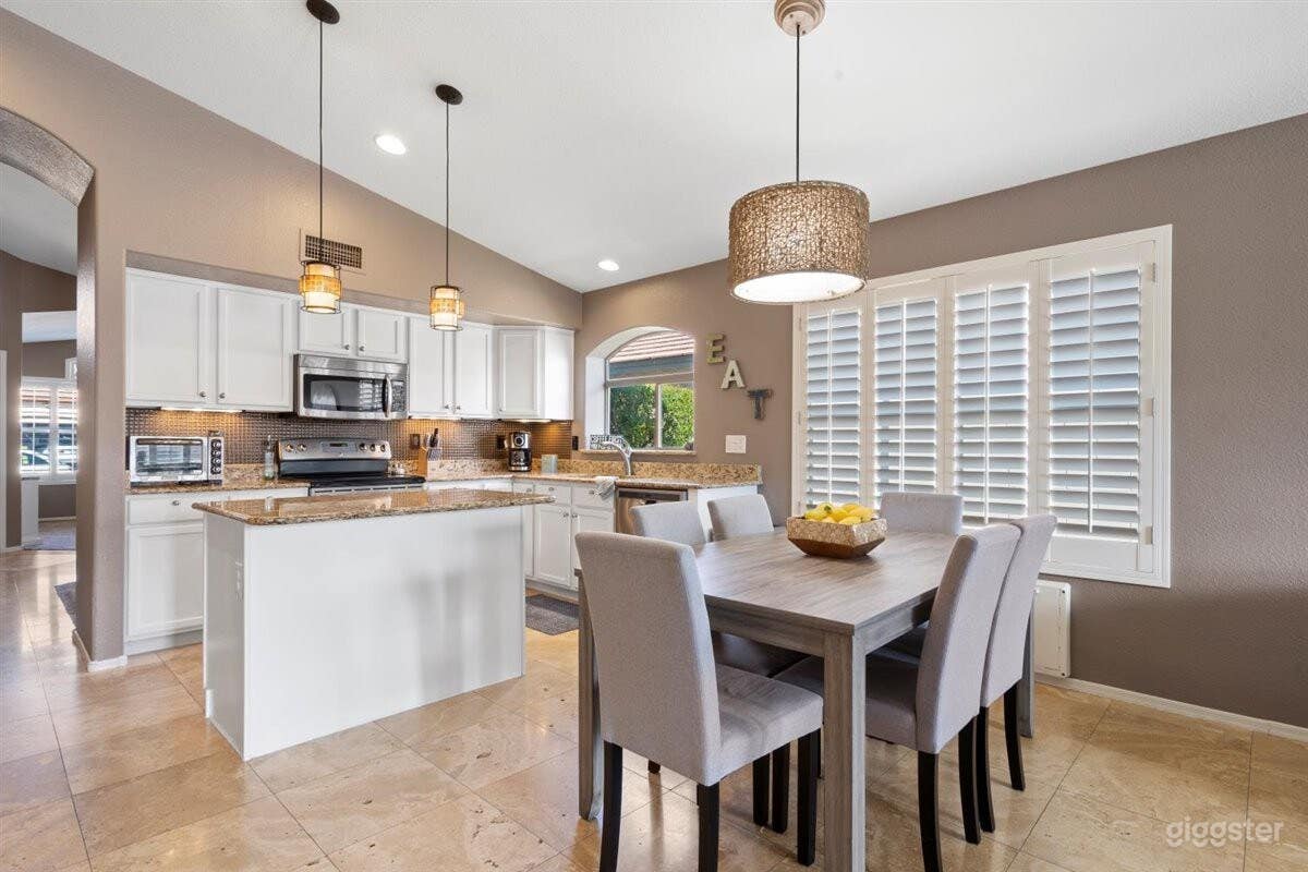 Luxuriuos Arizona Retreat  Photo 4