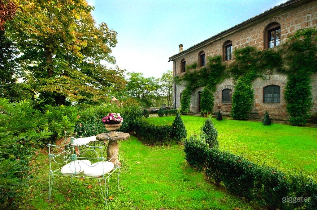 Foto di Antica Dimora parco Piscina nella Esoterica Antica Bomarzo 1