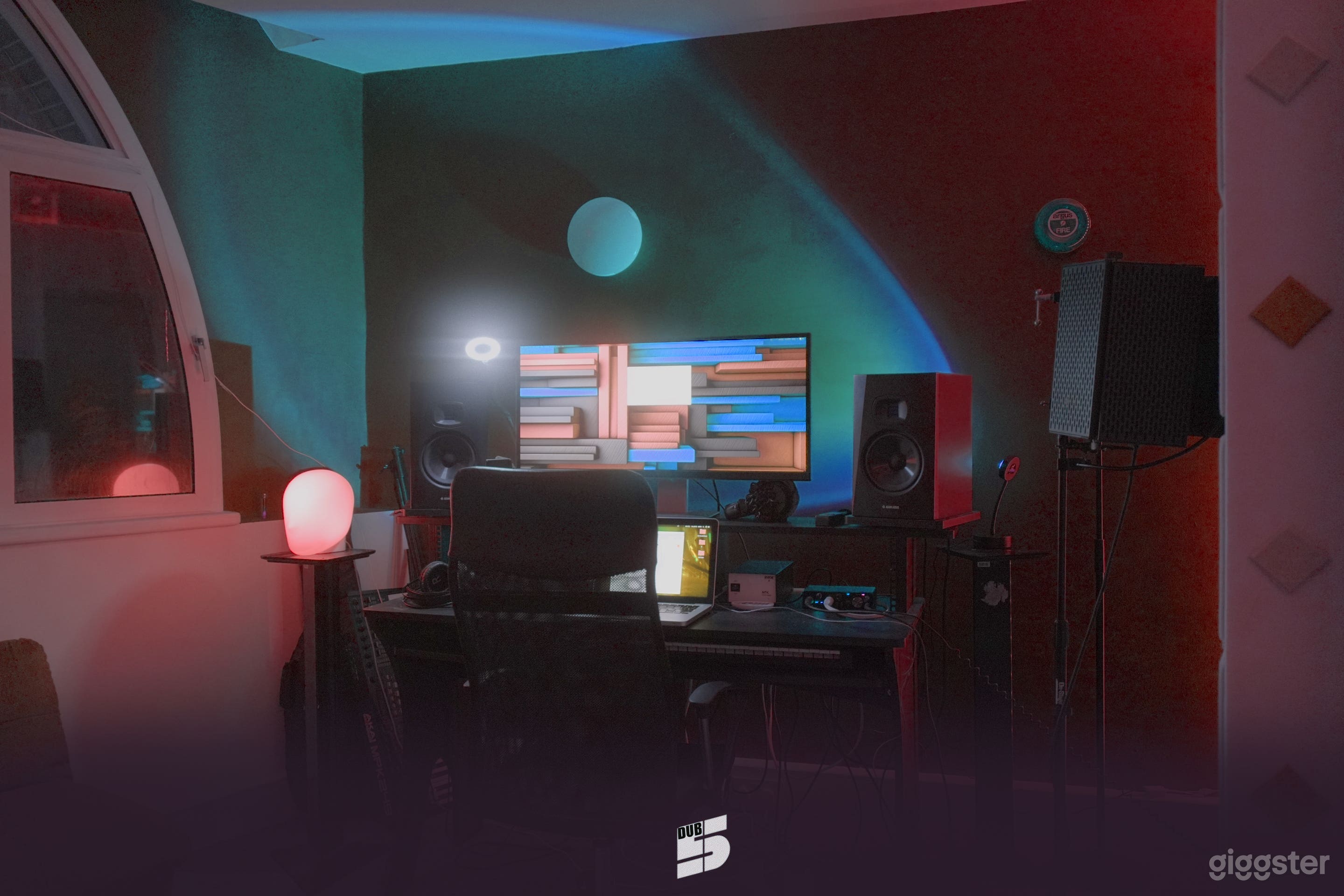 Central London Top Floor Music Studio Photo 2