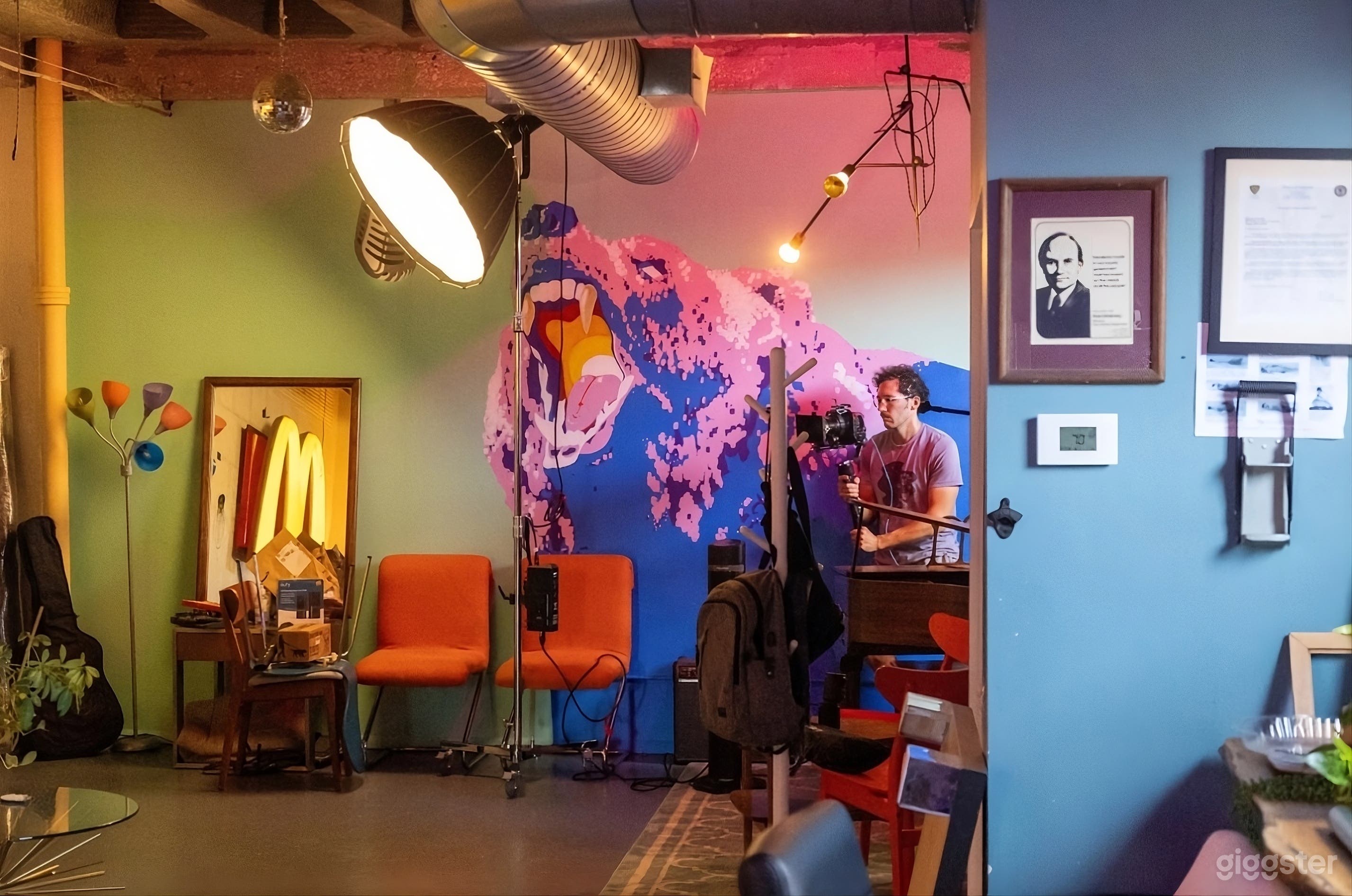 Creative Loft Lounge with Murals, Stage & Green Room Photo 2