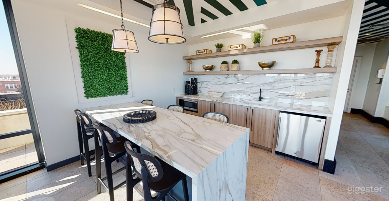 Fabulous Rooftop Lounge w/ Downtown DC View Photo 4