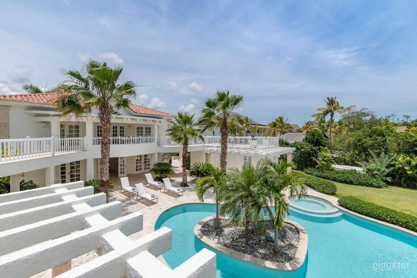 Villa Blanca - Swimming Pool Rental  Photo 4