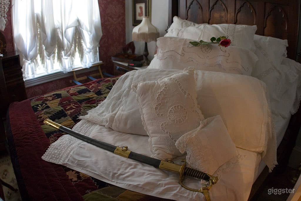 Room with Fireplace and a Quaint Private Bath Photo 2