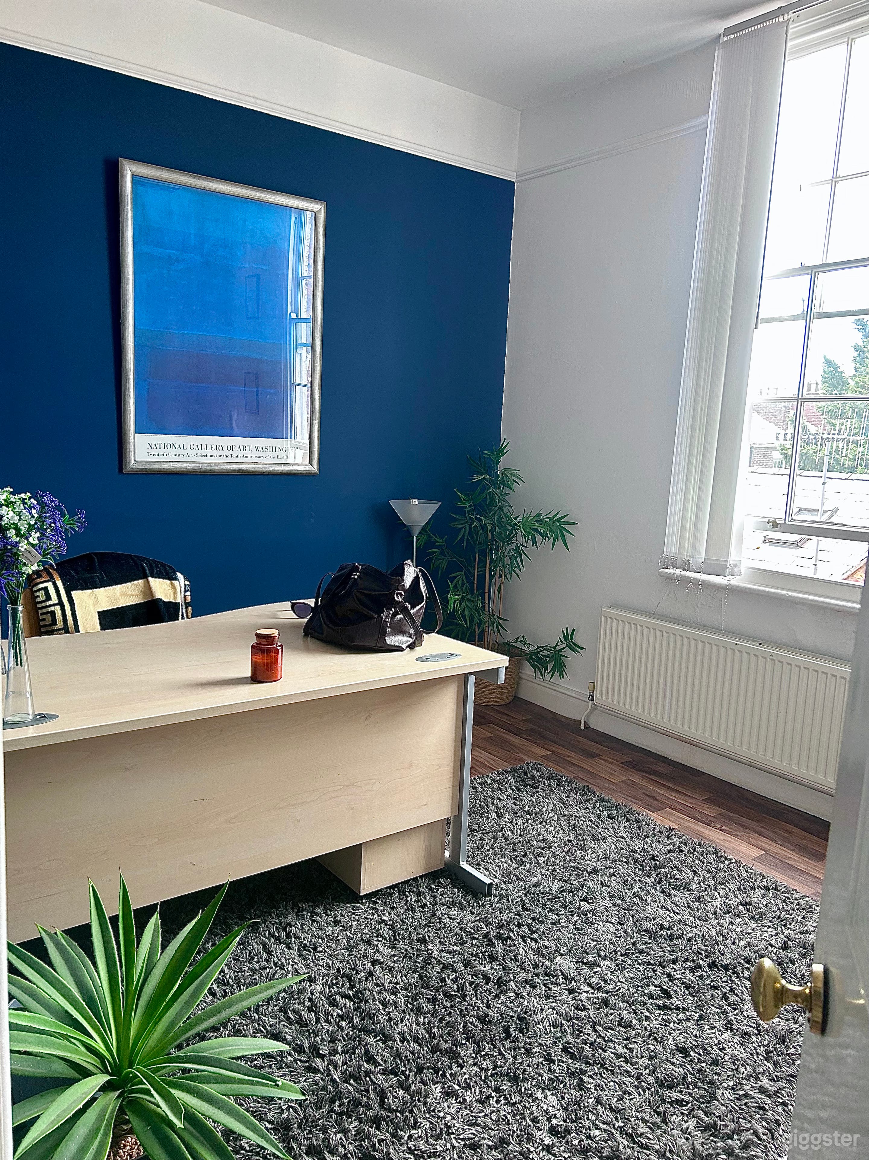 Bright Service and Office Rental Space in London Photo 4