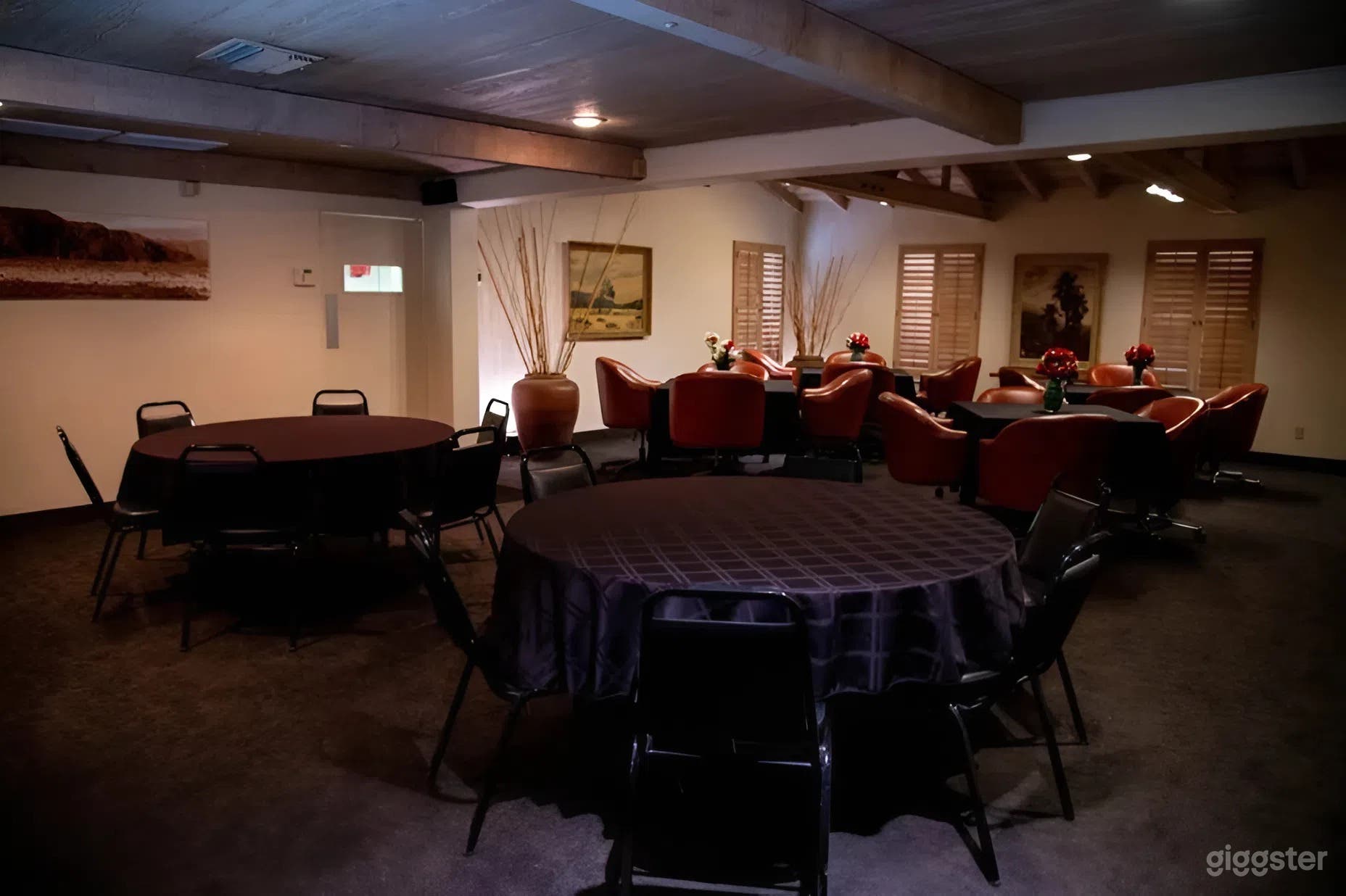 Palm Springs Club Available for Rent Photo 4