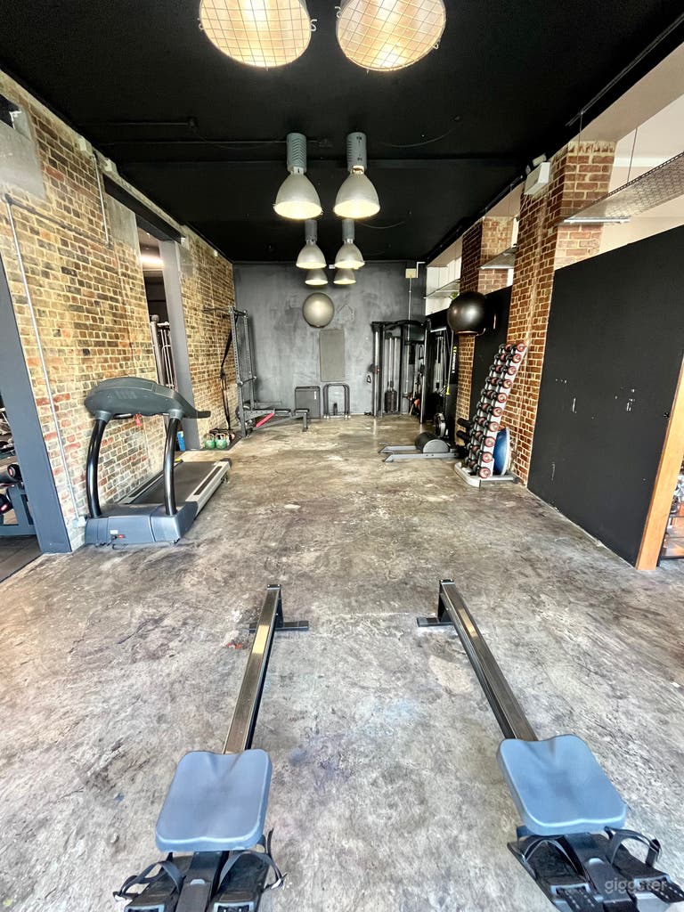  Private, central well equipped gym 