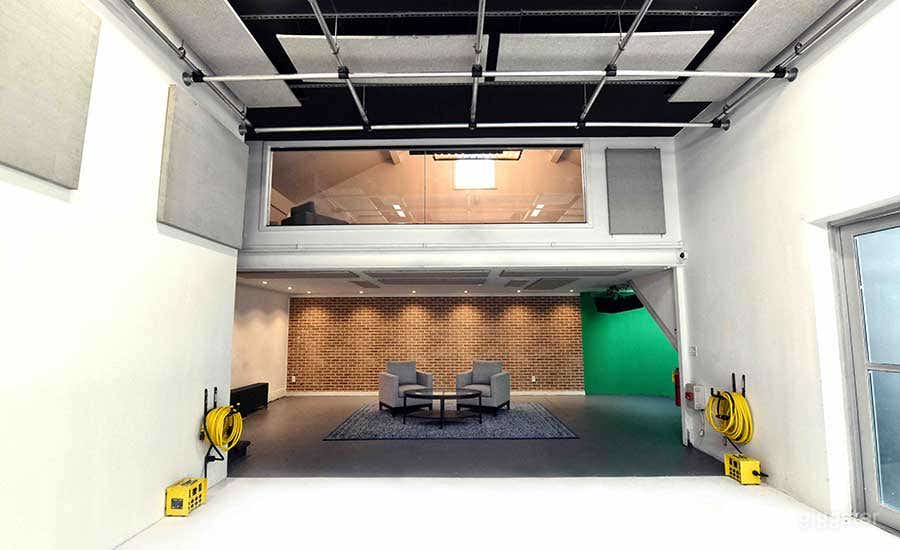 Scarsdale Studio with White Cyc Wall, Mini Green Cyc and Industrial Looking Offices Photo 3
