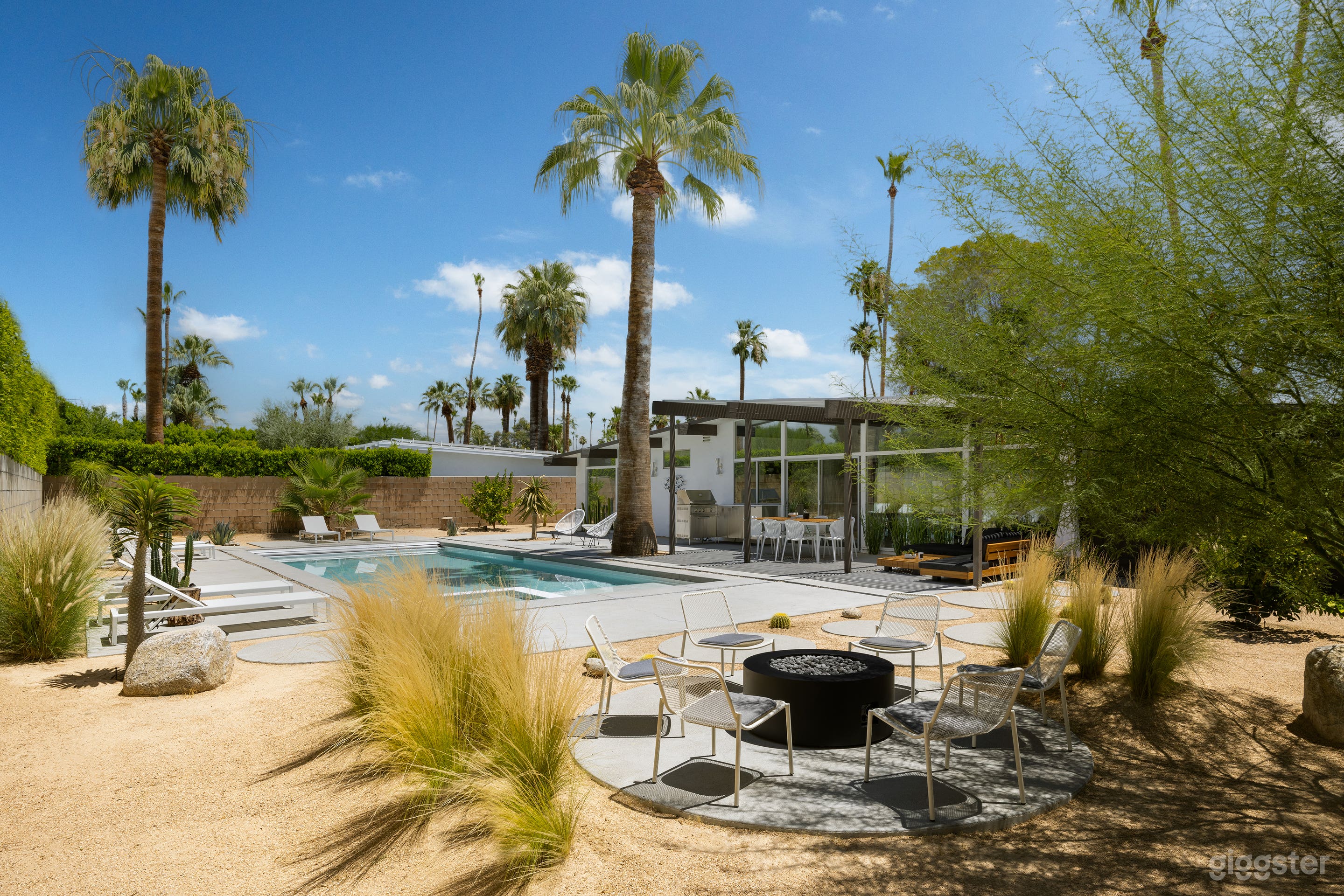 Published Atomic Ranch Mid-Century Modern Alexander Home Photo 4