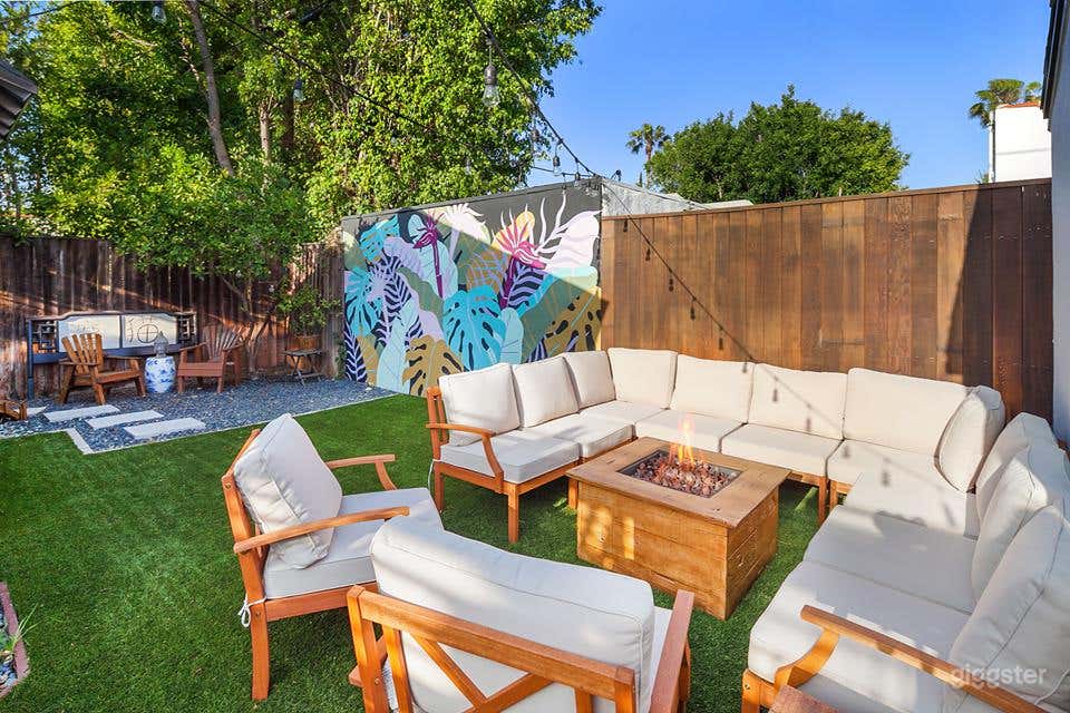 Awesome Trendy House In The Center Of Los Angeles  Photo 2