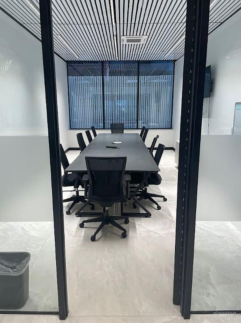 Well-maintained Boardroom 1 in NYC Photo 1