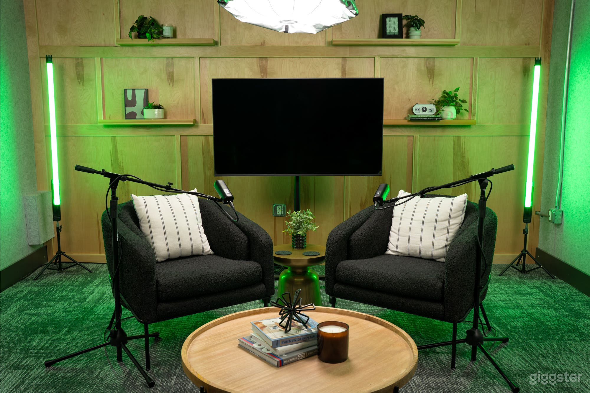 Versatile Podcast Studio Photo 1