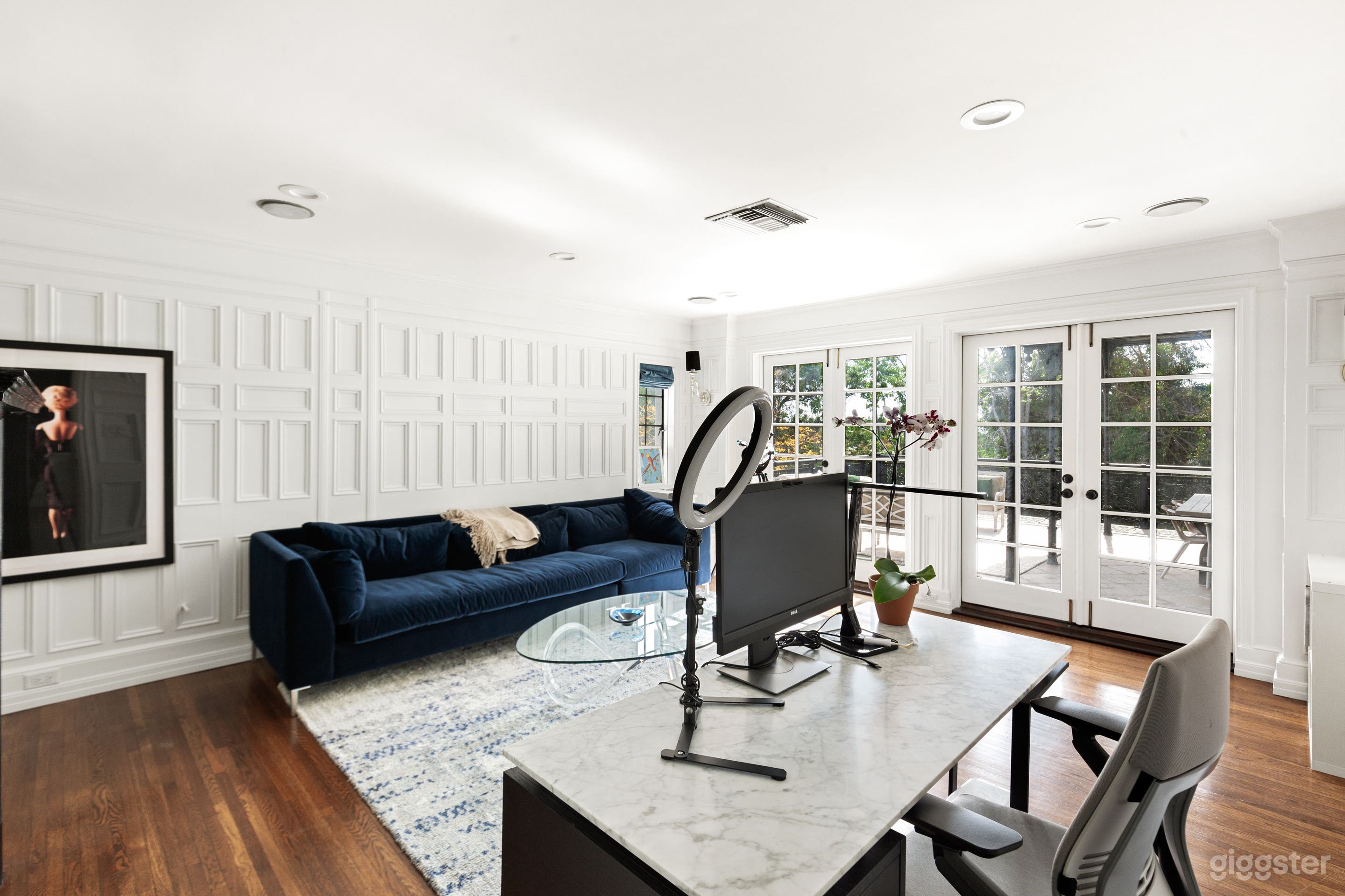 Large 1920s Family House. English Tudor Style  Photo 2