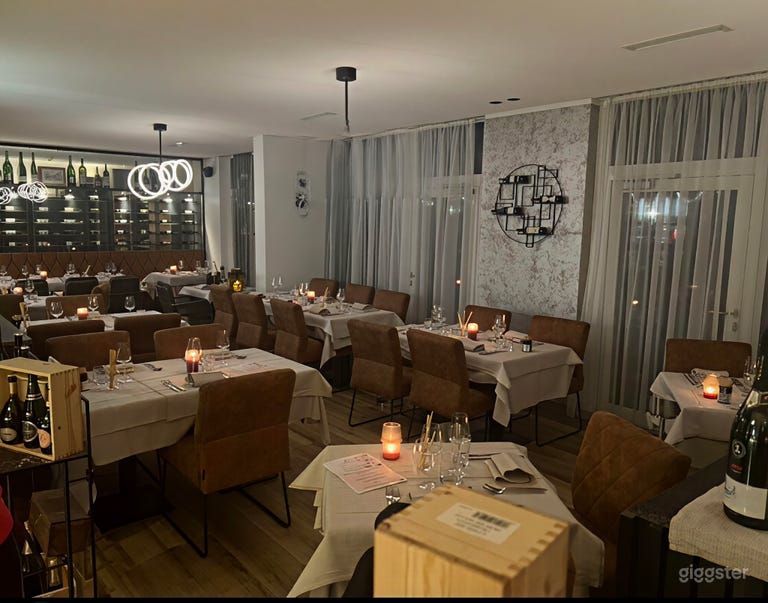 Modernes italienisches Restaurant mit elegantem Interieur 