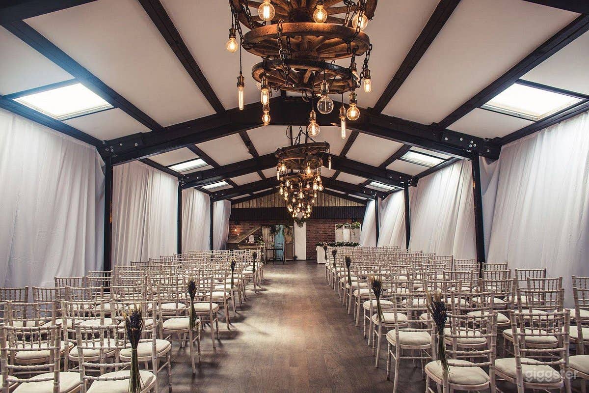 Unbelievable Barn Wedding Venue in York Photo 2