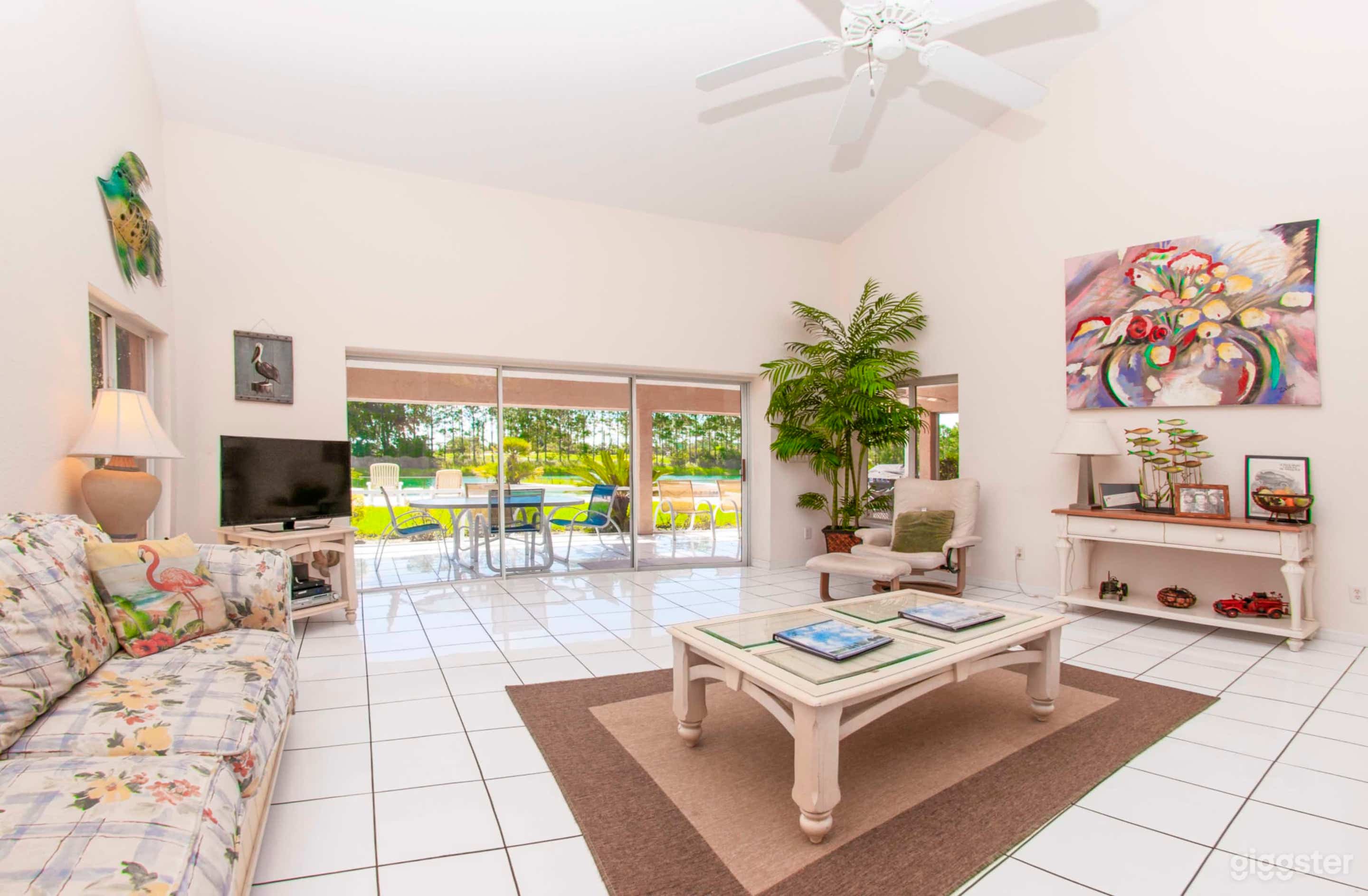 Airy Florida House with Floral Accents Photo 2