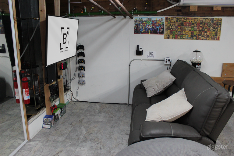  Ultimate Party Warehouse- Discounts Available! 