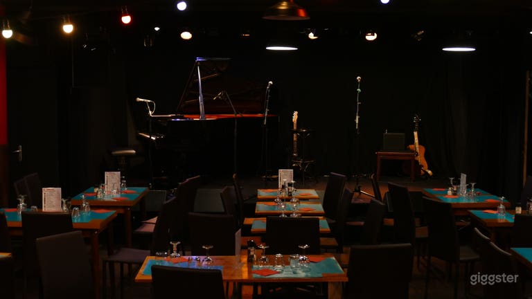  un petit cabaret intime bien equipe et modulable 