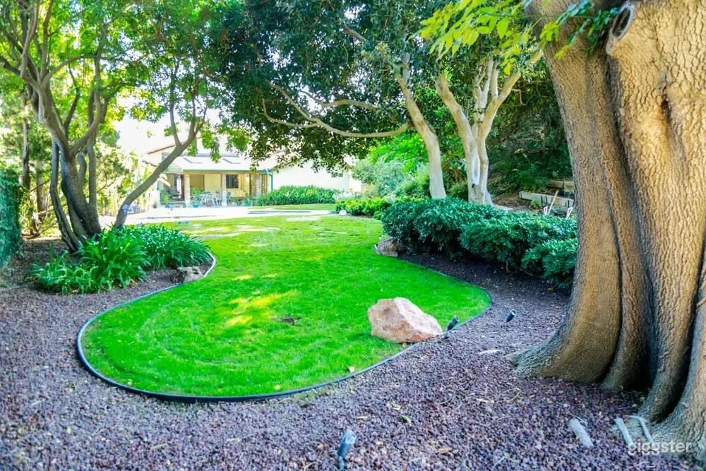 Tropical Desert Oasis on a Ranch-Style Property Photo 2