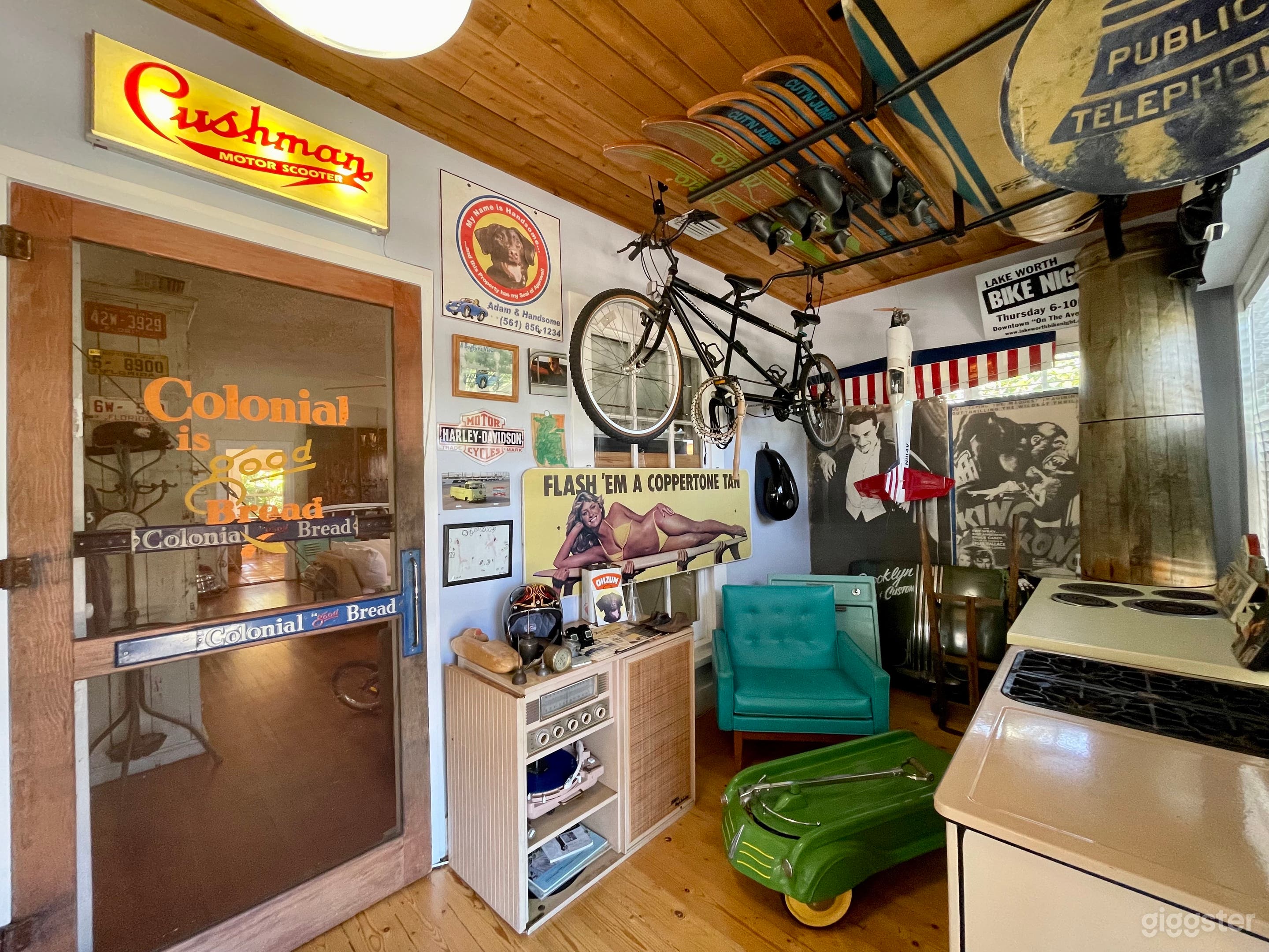 The Palmway - A Tropical Vintage Vibe Property Inside &amp; Out! Photo 2