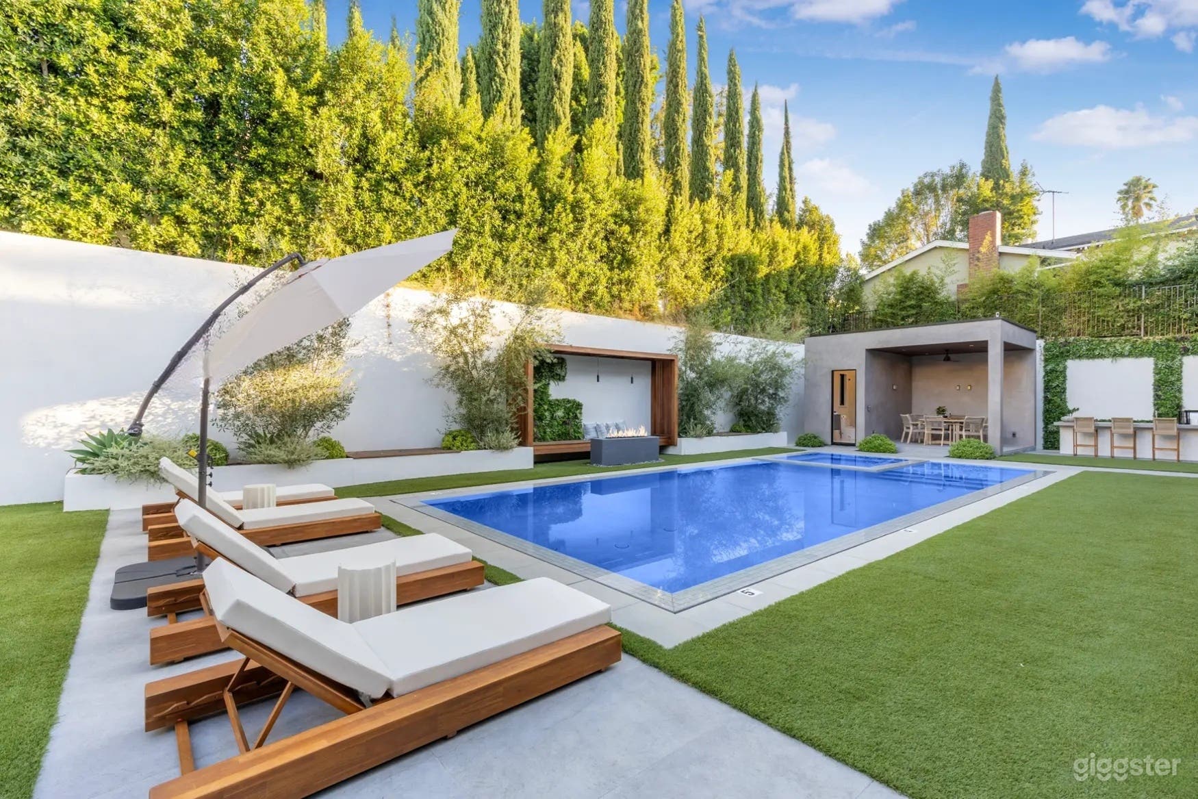 OUTDOOR POOL | ARCHITECTURAL GLASS ESTATE Photo 1