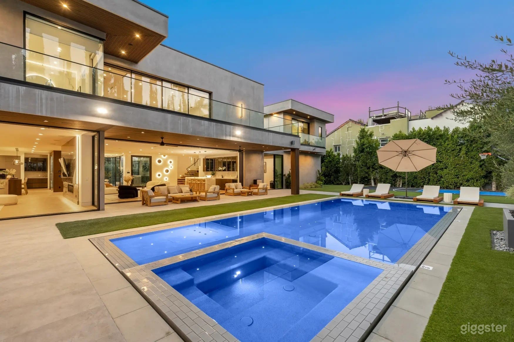 OUTDOOR POOL | ARCHITECTURAL GLASS ESTATE Photo 4