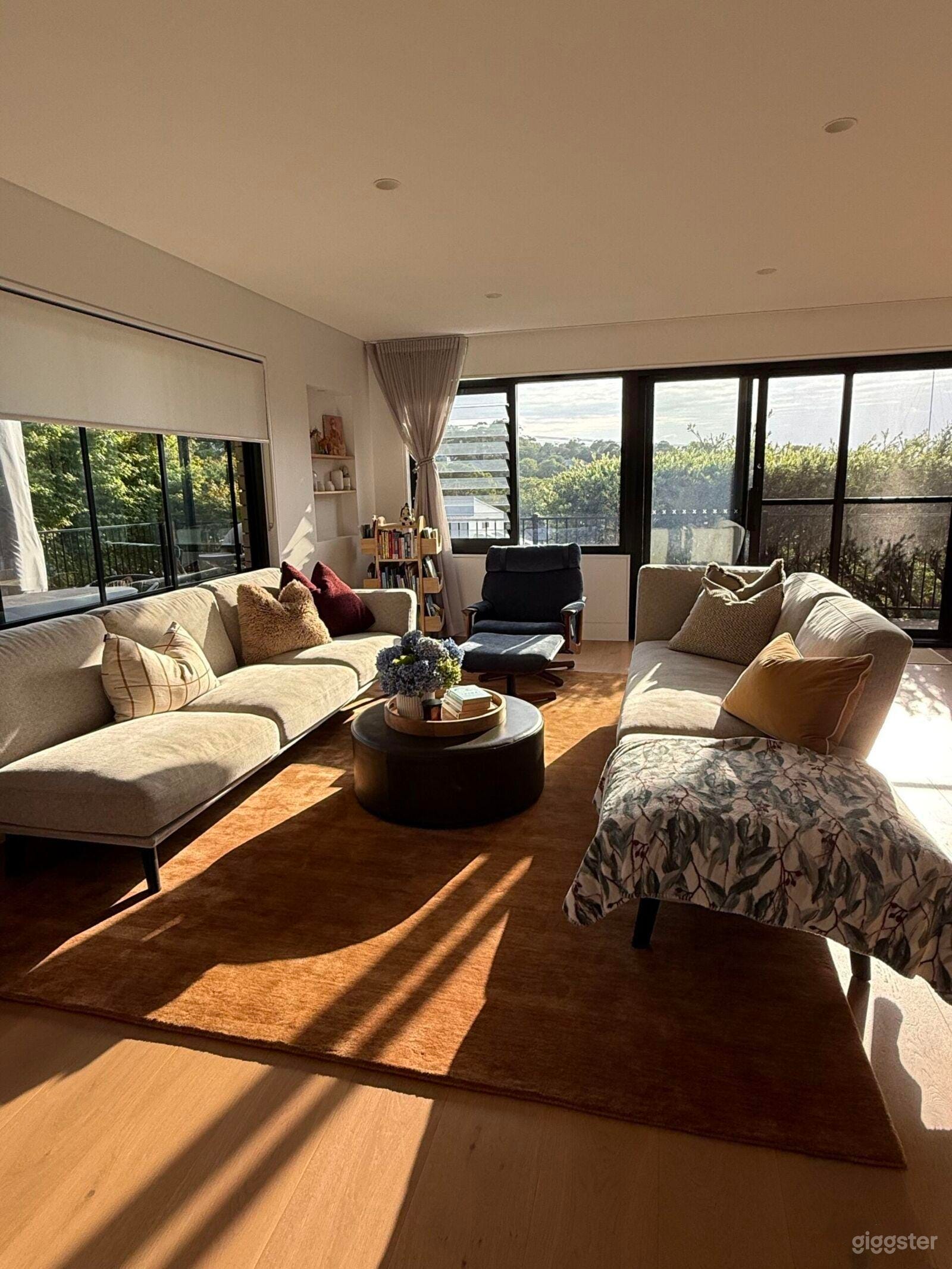 Eucalypt House - Light-Filled with Bushland Garden Photo 3