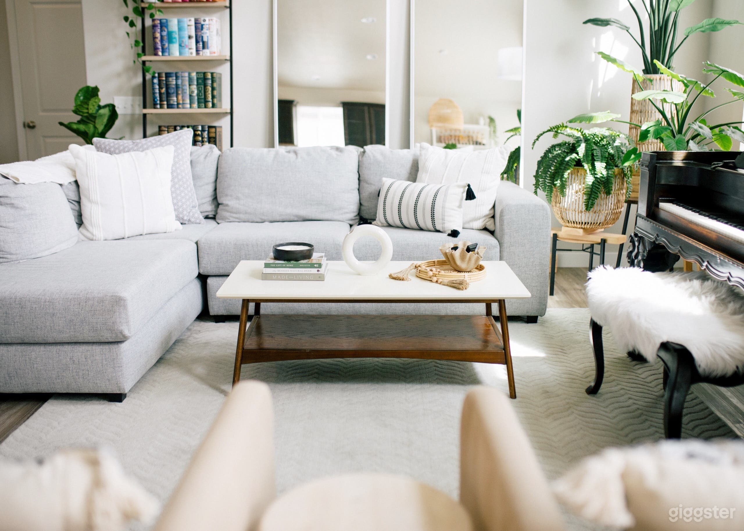 Vibrant Contemporary Home w/ Fun Eclectic Interior Photo 1