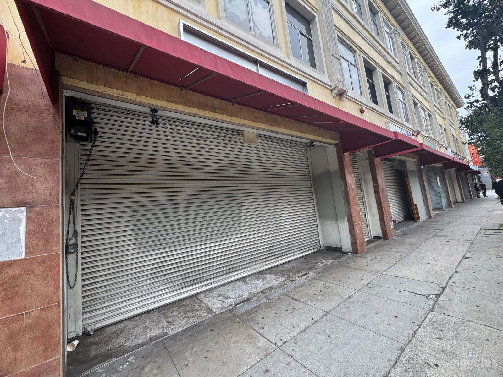 Expansive Industrial Warehouse Complex with Multiple Spaces Photo 3