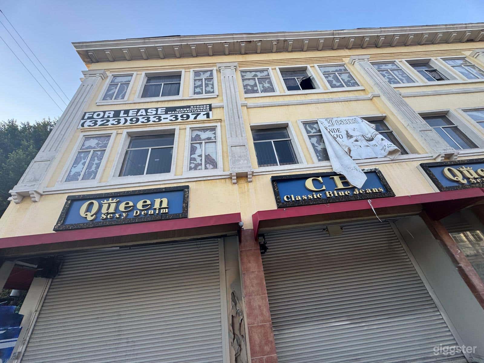 Expansive Industrial Warehouse Complex with Multiple Spaces Photo 4