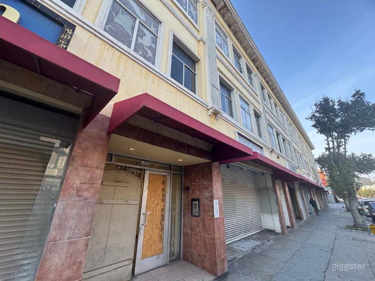  Expansive Industrial Warehouse Complex with Multiple Spaces 