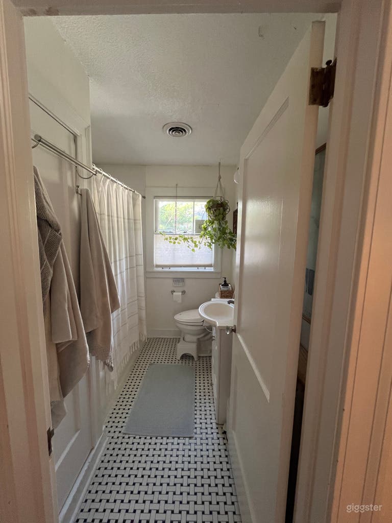  Bright and Colorful 1920s Home 