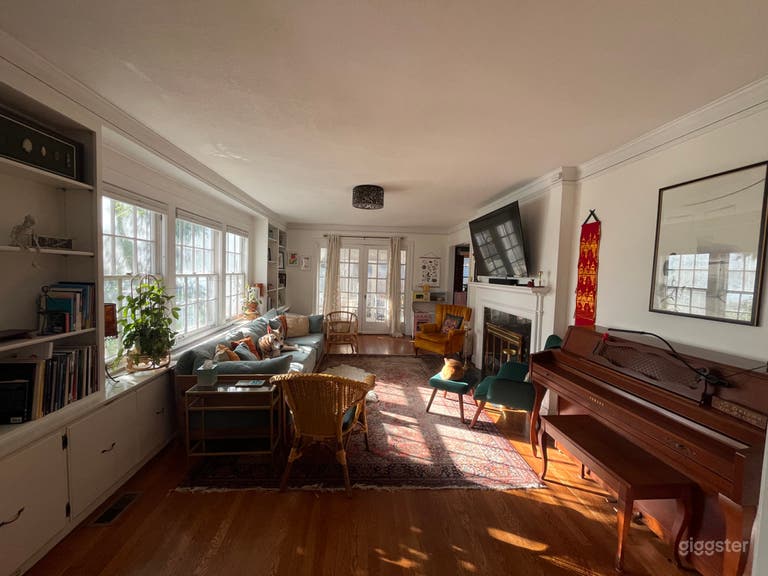  Bright and Colorful 1920s Home 