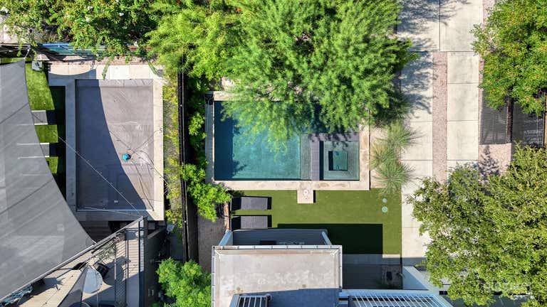  Austin Modern Retreat with Pool & Hot Tub – Sleeps 12 