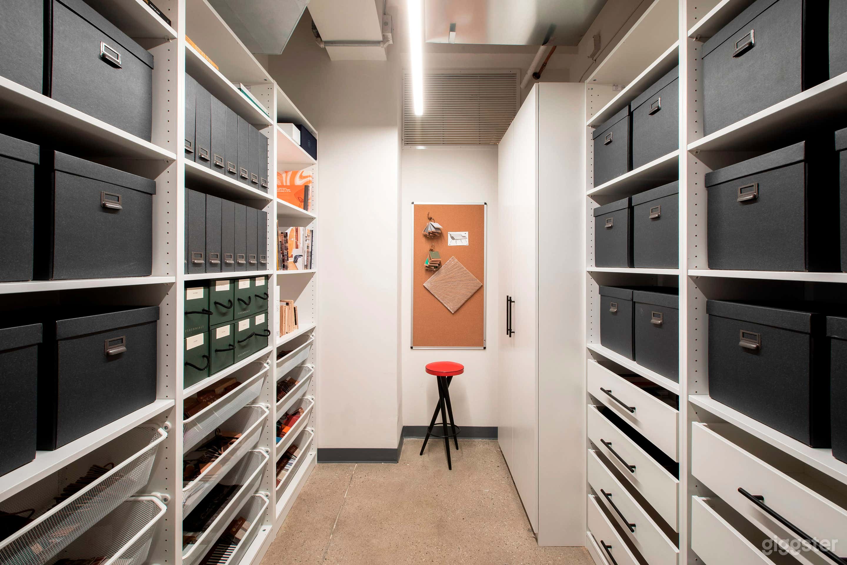 Sunny, Fully Equipped, Garment District Office in Co-Shared Creative Space Photo 4