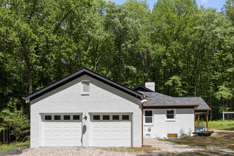  Private Charlotte Retreat w/ Game Room & Patio Movie Theater 