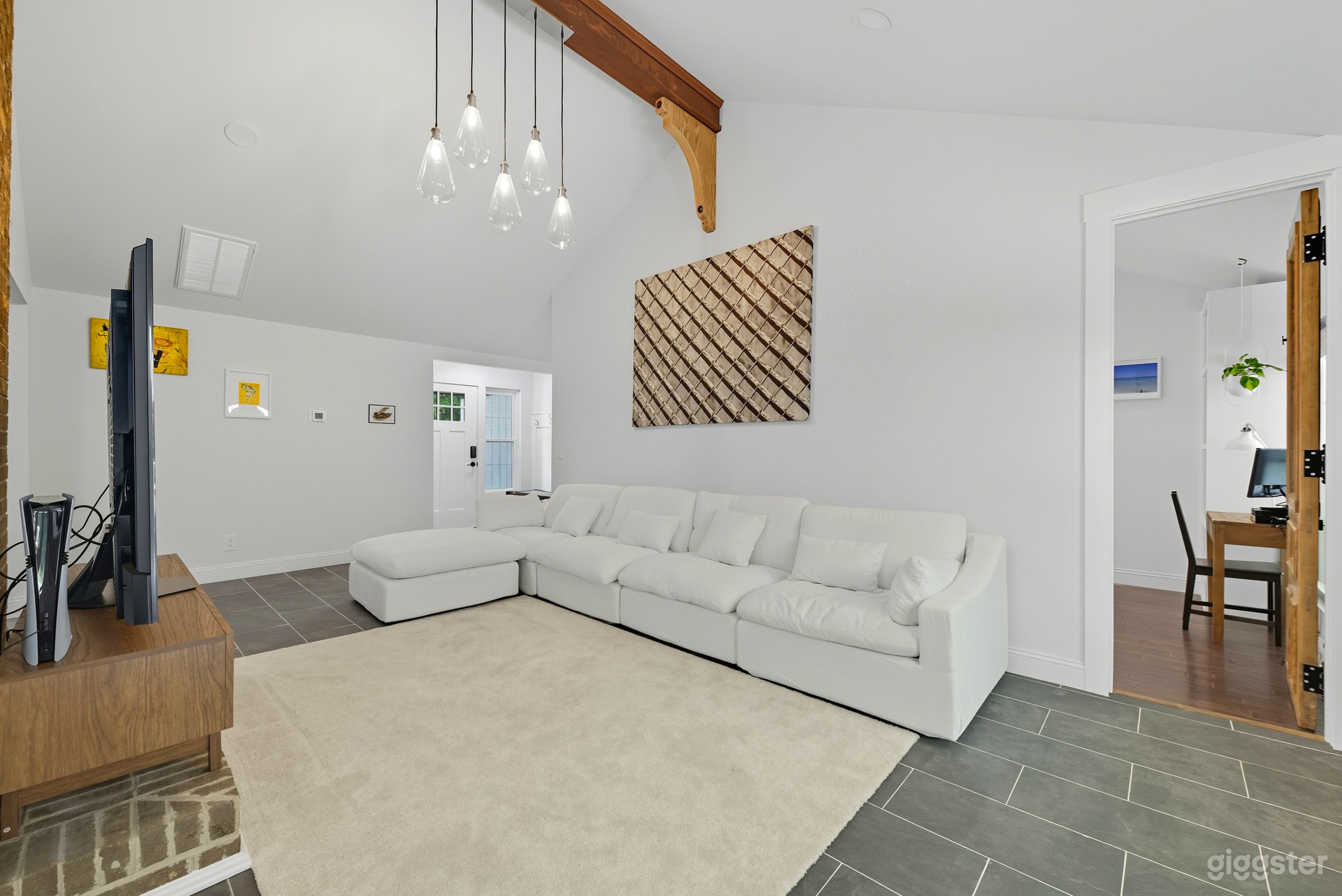 Living Room = 275 sq. ft