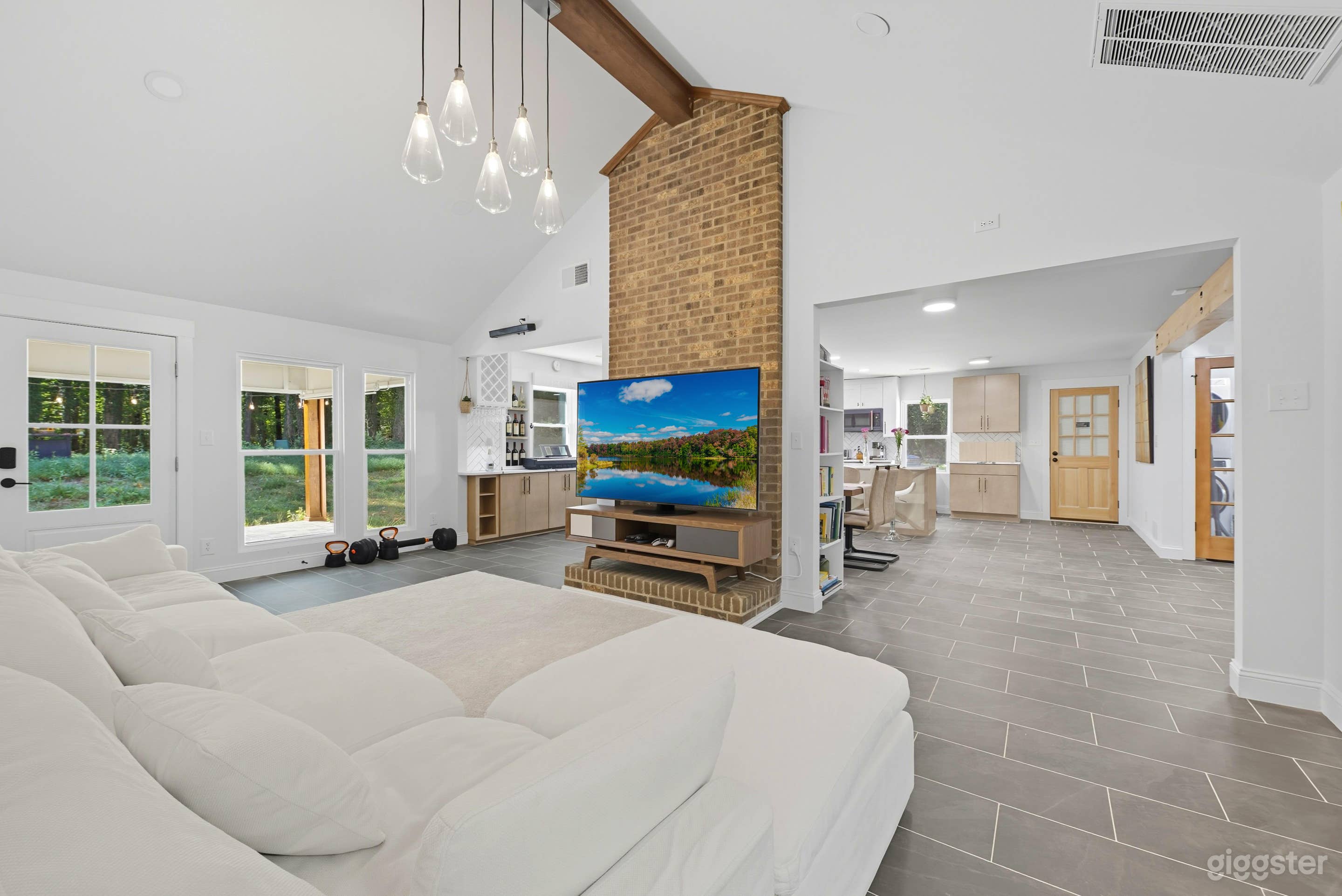 Living Room = 275 sq. ft